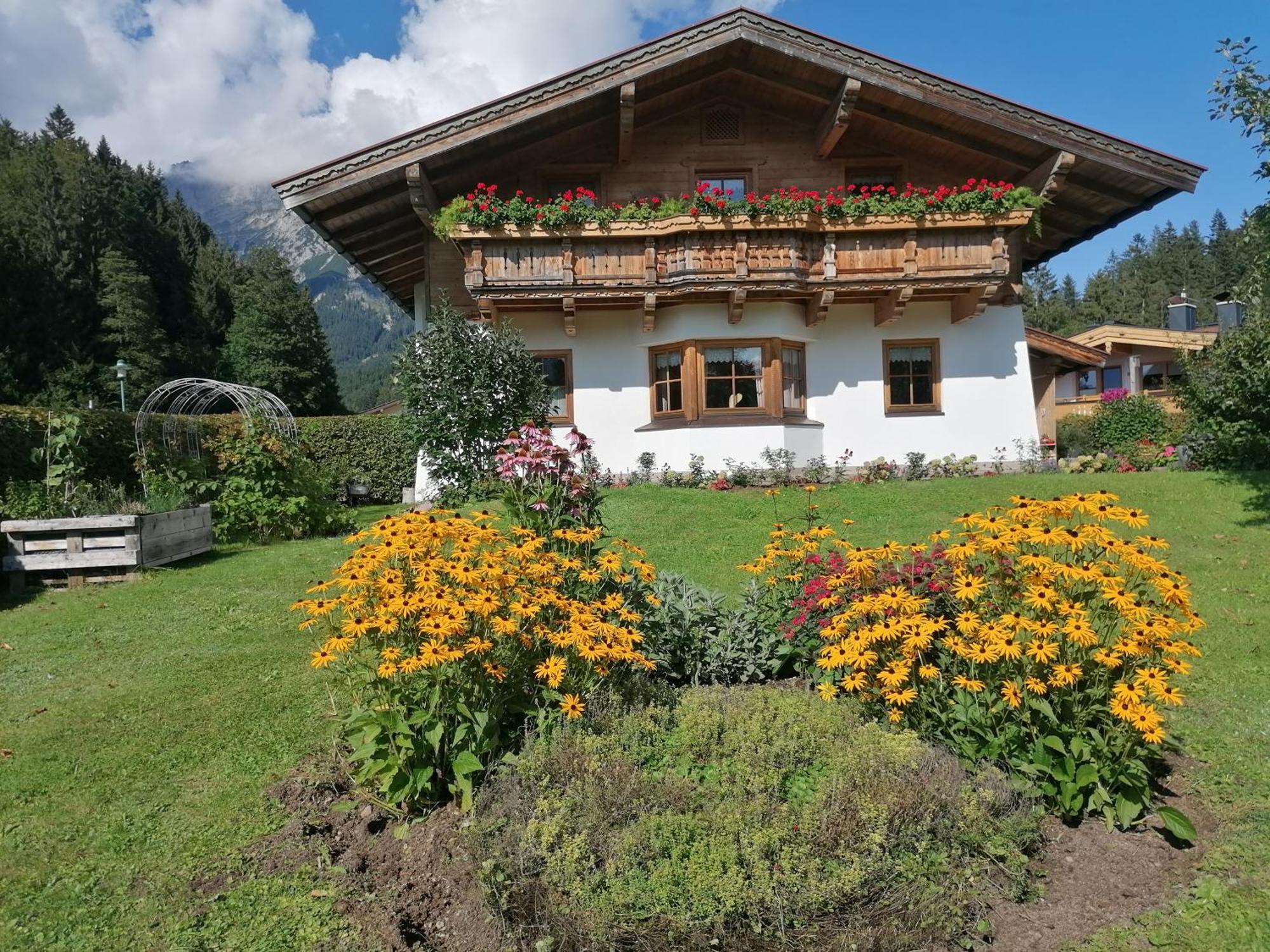 Chalet Gluecklich Sein... เอลล์เมา ภายนอก รูปภาพ